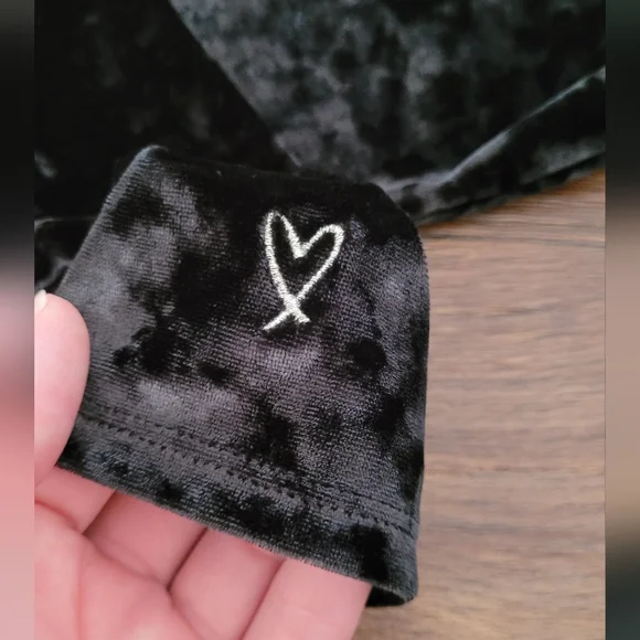 Victorias Secret Crushed Velvet Thong Style Bodysuit, Women's M/L, Classic Black - Picture 4 of 10